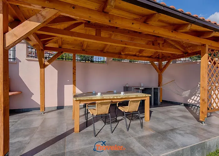 With Pool, Large Garden And Beautiful Sea View By Traveler Tourist Agency Krk - Id 2210 Vila Crikvenica