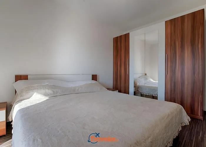 With Pool, Large Garden And Beautiful Sea View By Traveler Tourist Agency Krk - Id 2210 Crikvenica